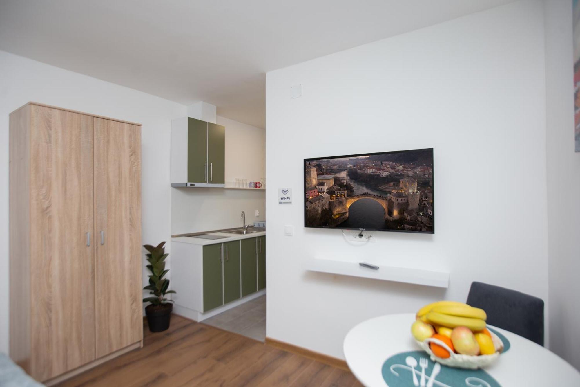 On Point Apartment Mostar Bagian luar foto
