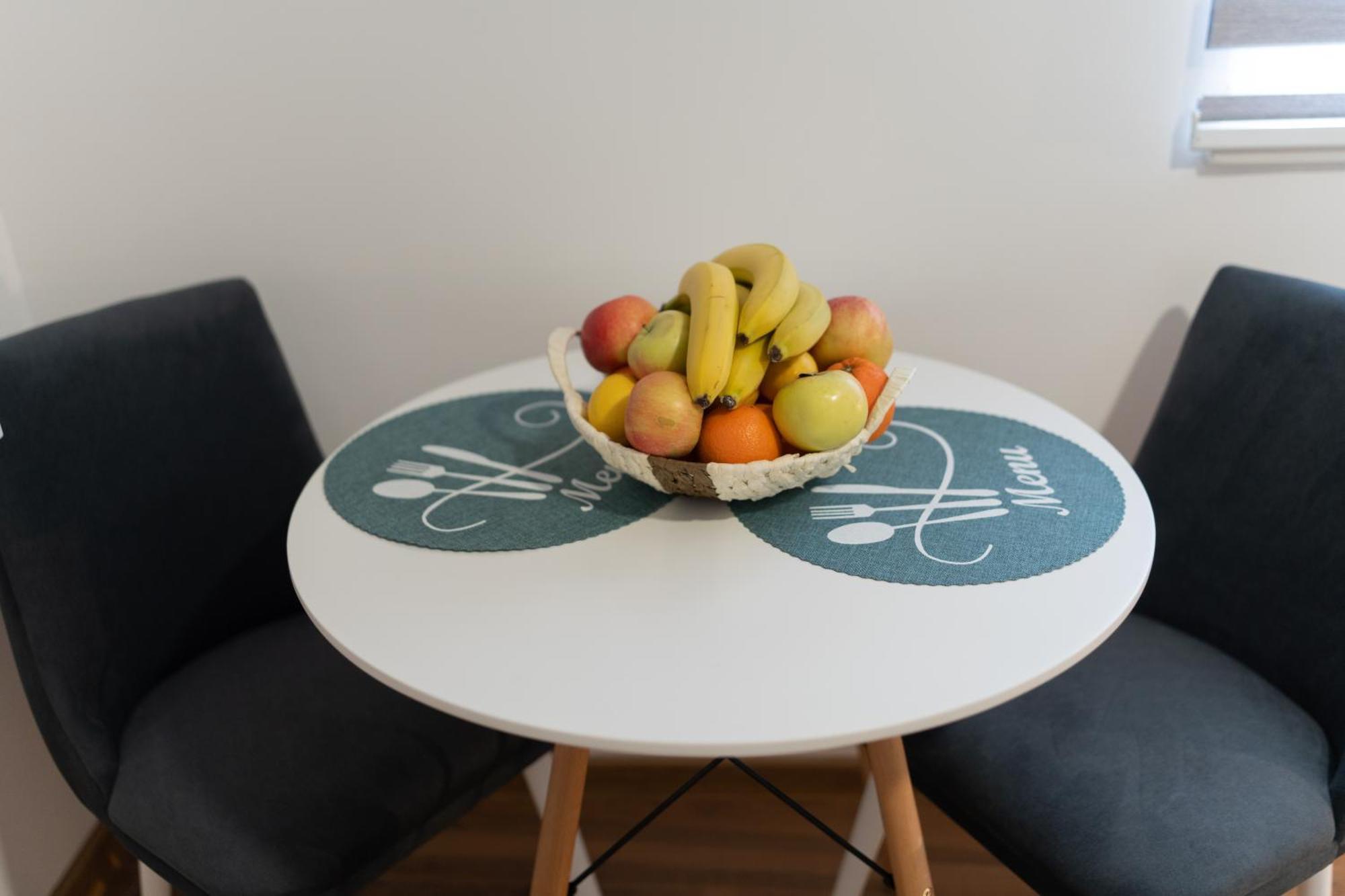 On Point Apartment Mostar Bagian luar foto