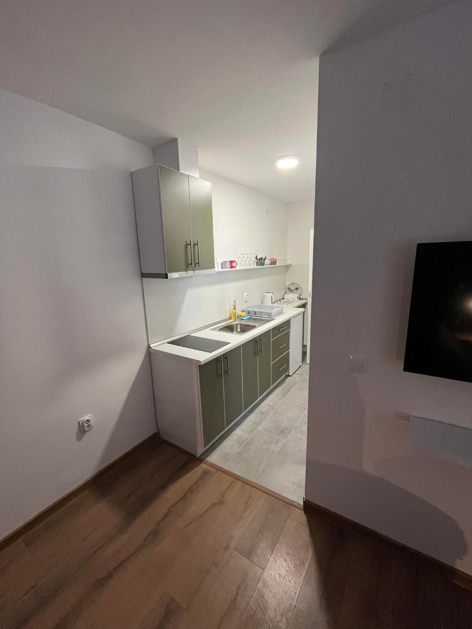 On Point Apartment Mostar Bagian luar foto