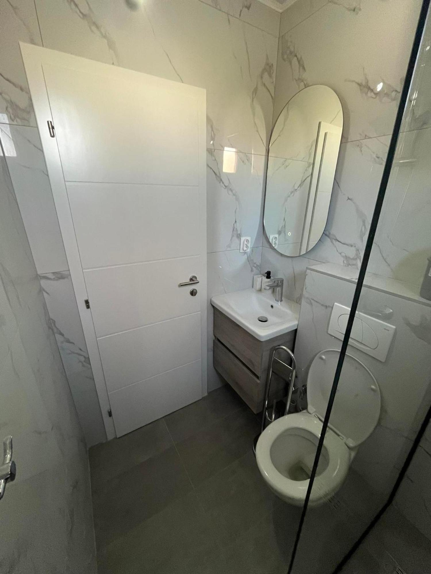 On Point Apartment Mostar Bagian luar foto